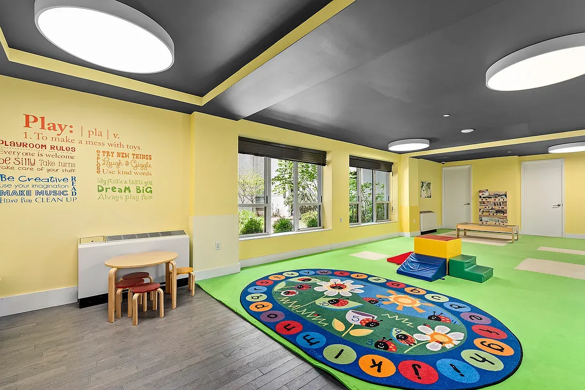 $6,495 | 416 West 52nd Street, Unit 523 | Hell's Kitchen