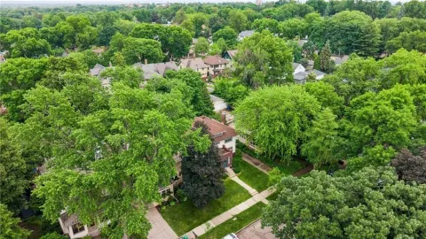 $950,000 | 4711 Dupont Avenue South, Minneapolis, MN 55419