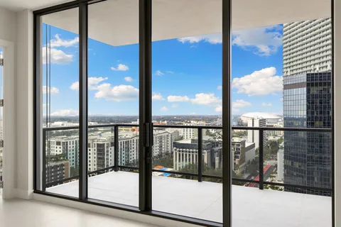 $1,305,000 | 235 1st Avenue South, Unit 1907, St. Petersburg, FL 33701