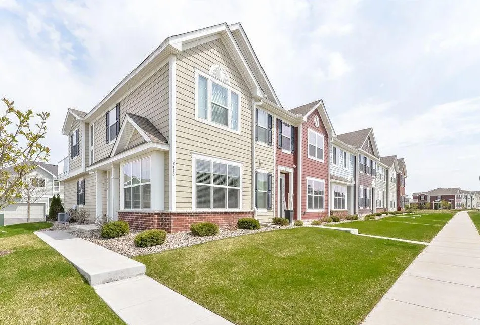 $380,000 | 8410 Jonquil Lane North, Maple Grove, MN 55369