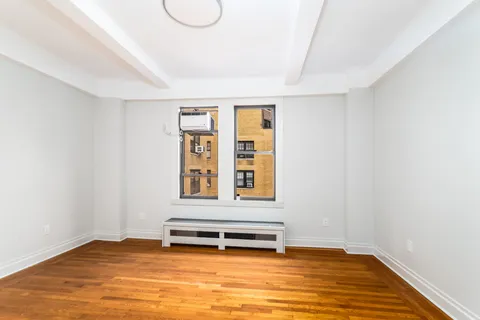 $799,000 | 440 West End Avenue, Unit 15F | Upper West Side
