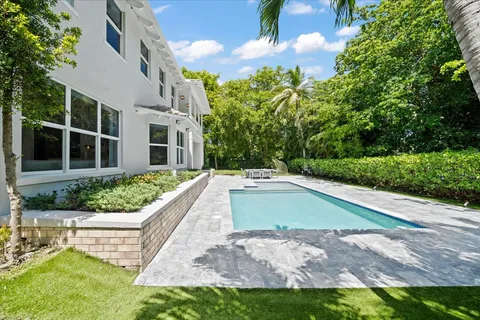 $4,200,000 | 5700 Southwest 86th Street, Miami, FL 33143