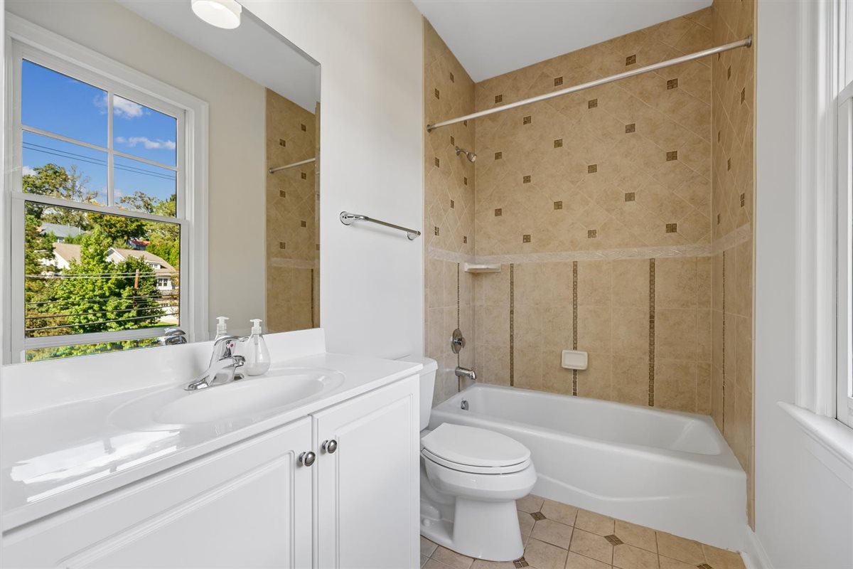 6012 Walhonding Road Bethesda, MD 20816 - Photo 34 of 59 Gallery Image 34