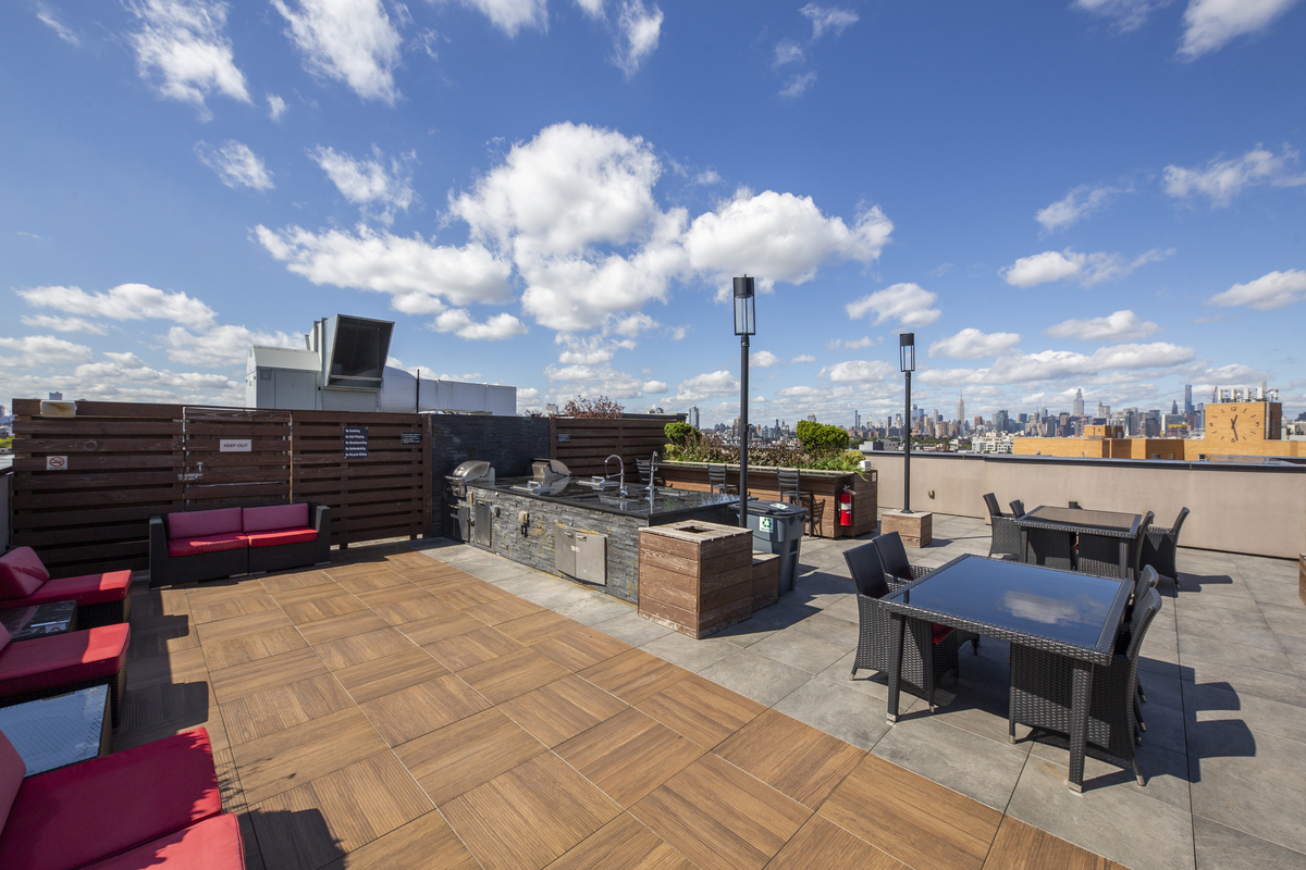 42 Maspeth Avenue, Unit 4A Brooklyn, NY 11211 - Photo 9 of 10