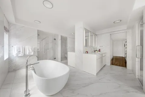 $18,000,000 | 737 Park Avenue, Unit 19A | Lenox Hill
