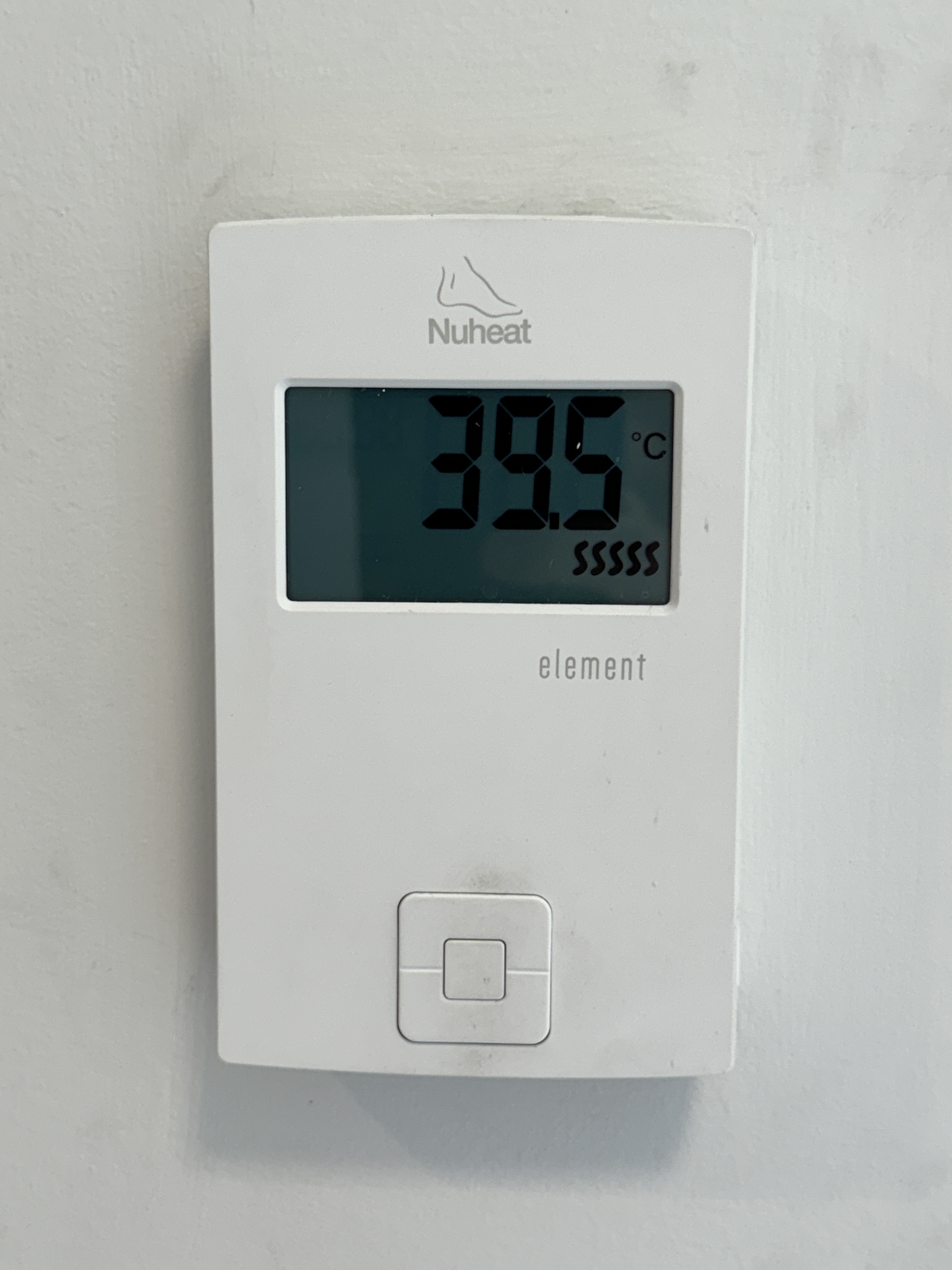 2001 5th Avenue, Unit 2 Manhattan, NY 10035 - Photo 7 of 9 a picture of a wall