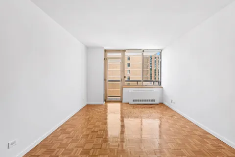 $4,500 | 200 East 89th Street, Unit 18D | Upper East Side