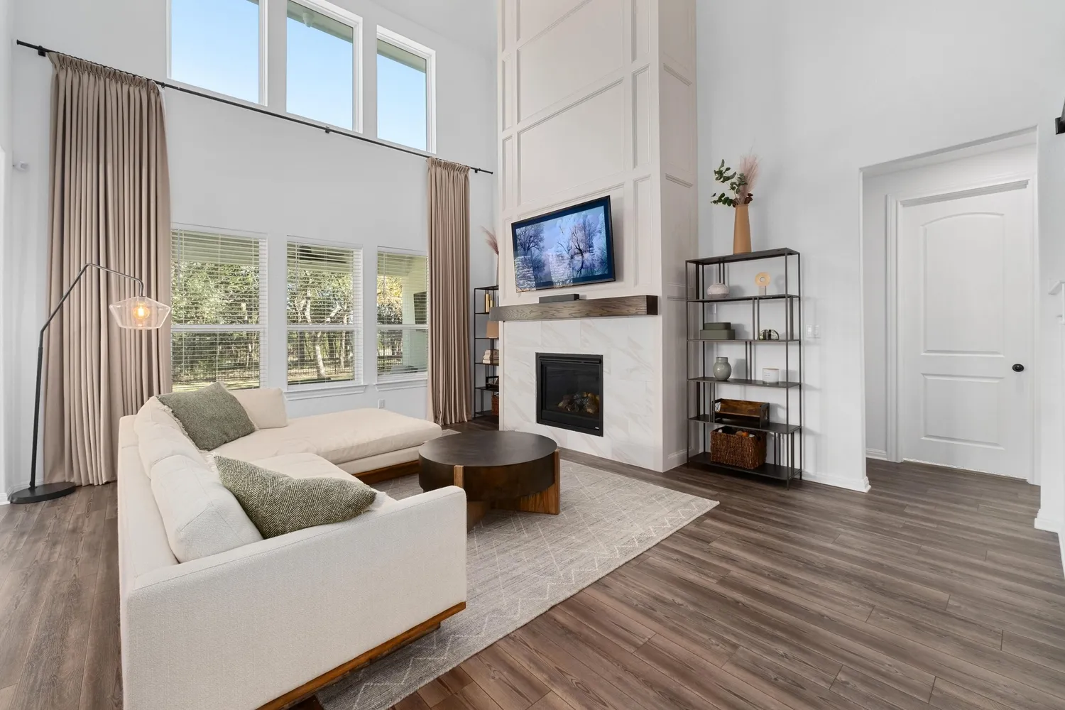 $800,000 | 1954 Headwaters Boulevard, Dripping Springs, TX 78620