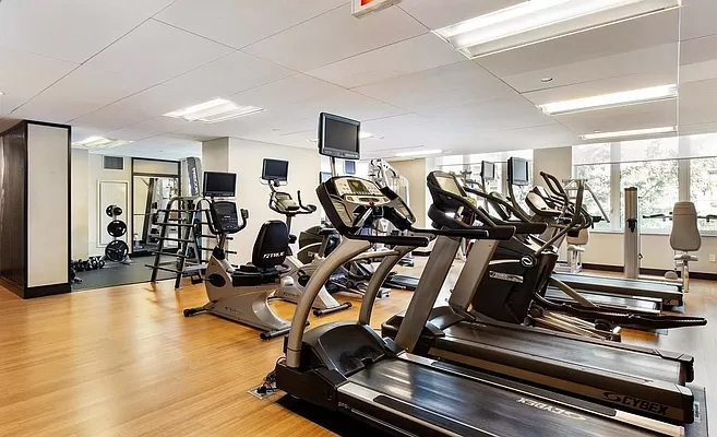 250 East 53rd Street, Unit 2702 Manhattan, NY 10022 - Photo 9 of 15