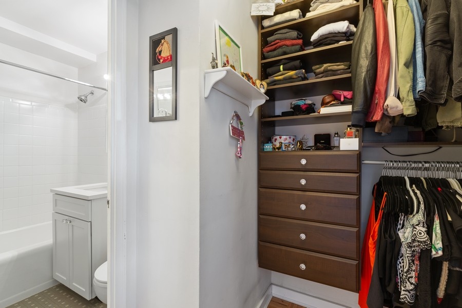 235 East 57th Street, Unit 17A Manhattan, NY 10022 - Photo 7 of 9 Gallery Image 7