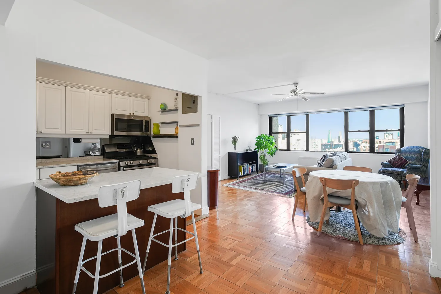$850,000 | 201 East 21st Street, Unit 20G | Gramercy