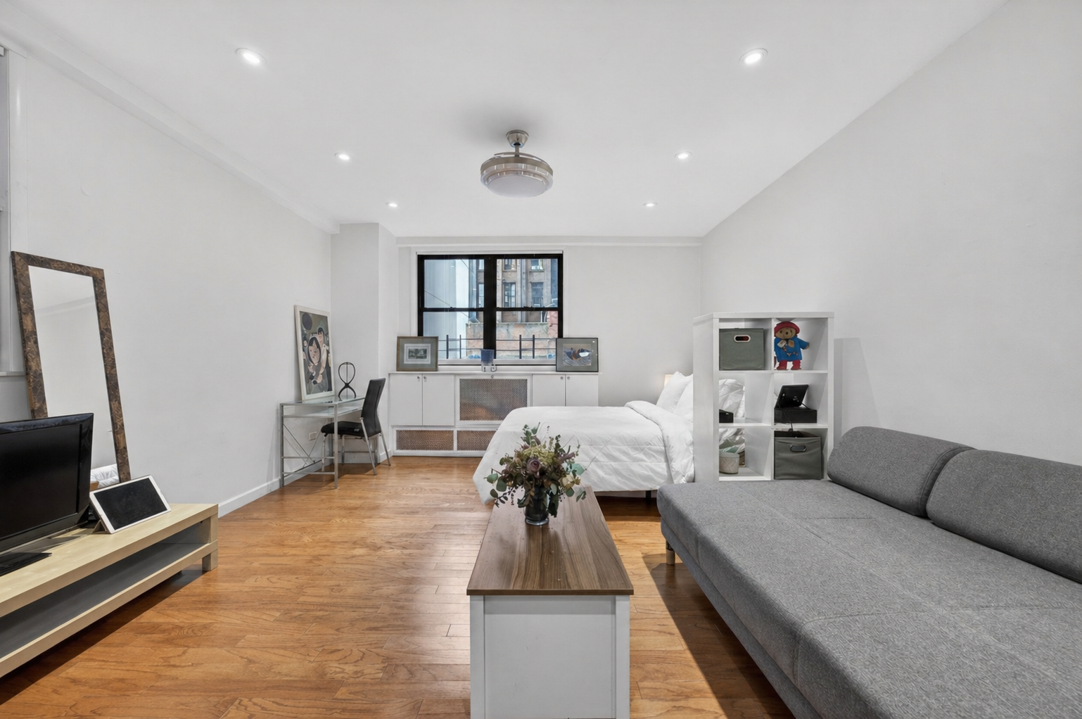 330 3rd Avenue, Unit 1K Manhattan, NY 10010 - Photo 2 of 10
