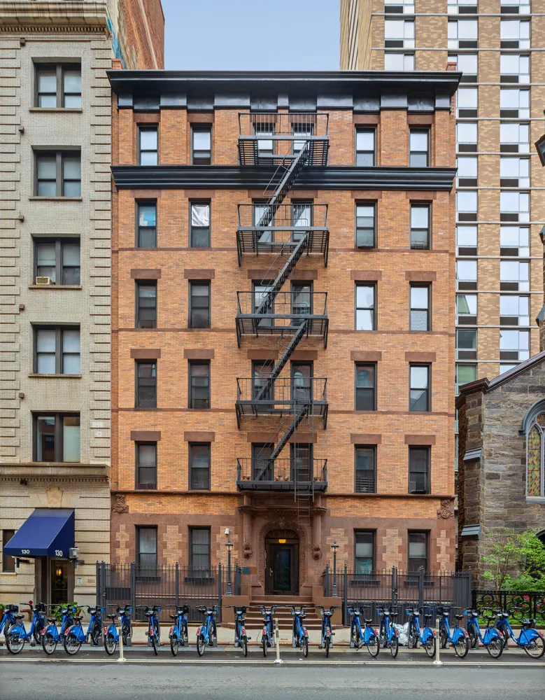 $949,000 | 126 East 12th Street, Unit 2C | Greenwich Village