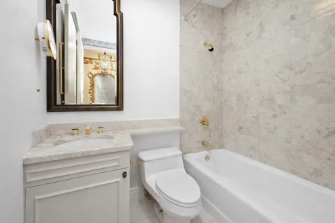 $1,350,000 | 524 East 72nd Street, Unit 22D | Lenox Hill