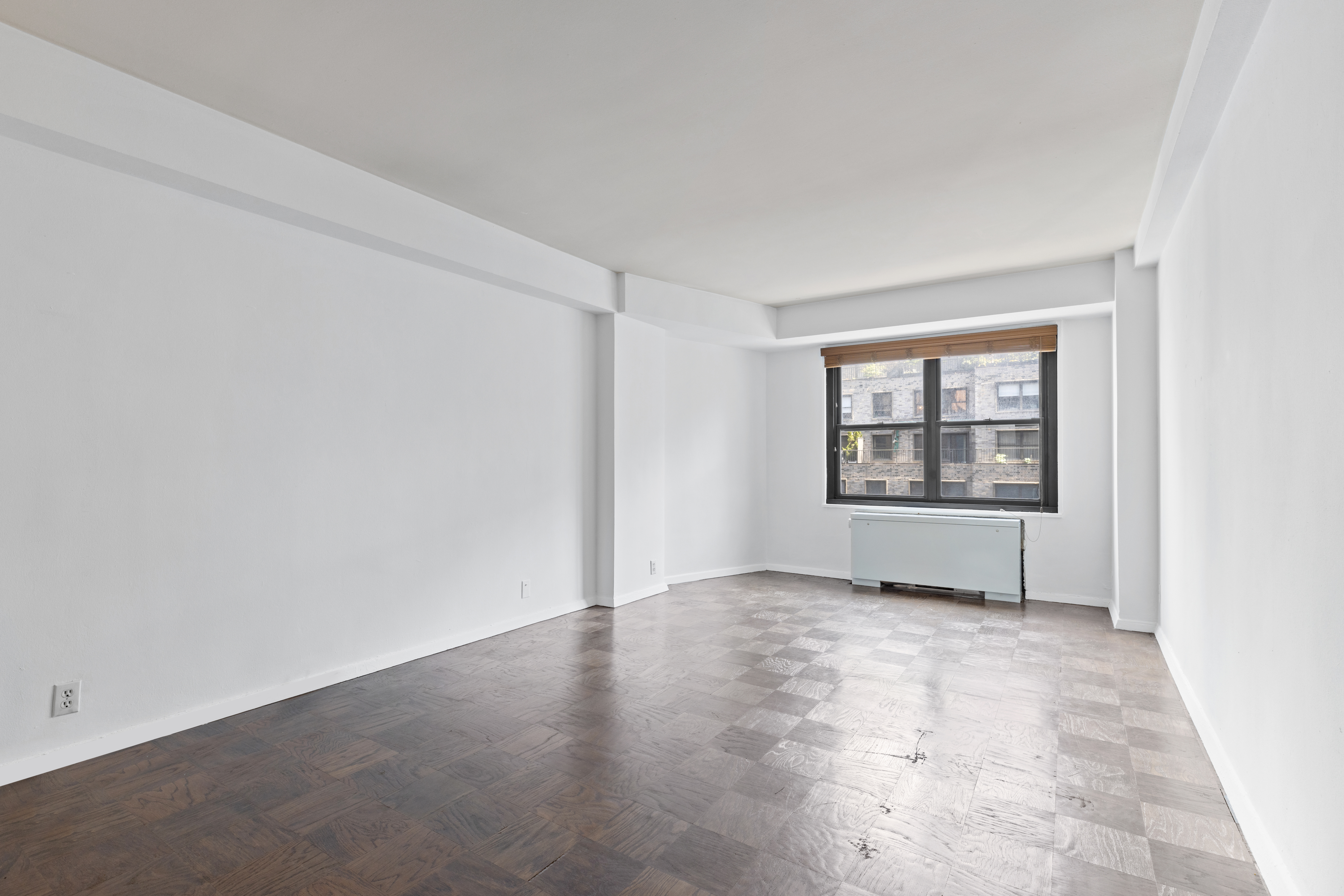 220 East 57th Street, Unit 17D Manhattan, NY 10022 - Photo 2 of 8
