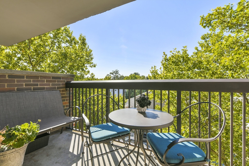 164 Galen Street, Unit 52 Watertown, MA 02472 - Photo 10 of 20 a outdoor view with a seating space