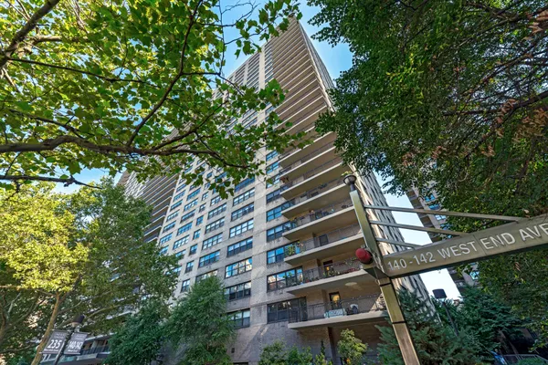 $950,000 | 140 West End Avenue, Unit 30M | Upper West Side