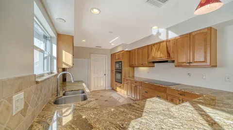 $525,000 | 2452 Whippoorwill Circle, Sarasota, FL 34231