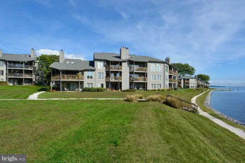 $595,000 | 2110 Chesapeake Harbour Drive East, Unit 101, Annapolis, MD 21403