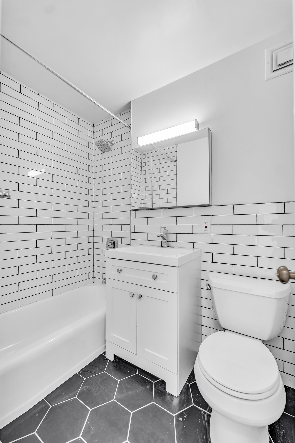 5800 Arlington Avenue, Unit 17D Bronx, NY 10471 - Photo 6 of 15