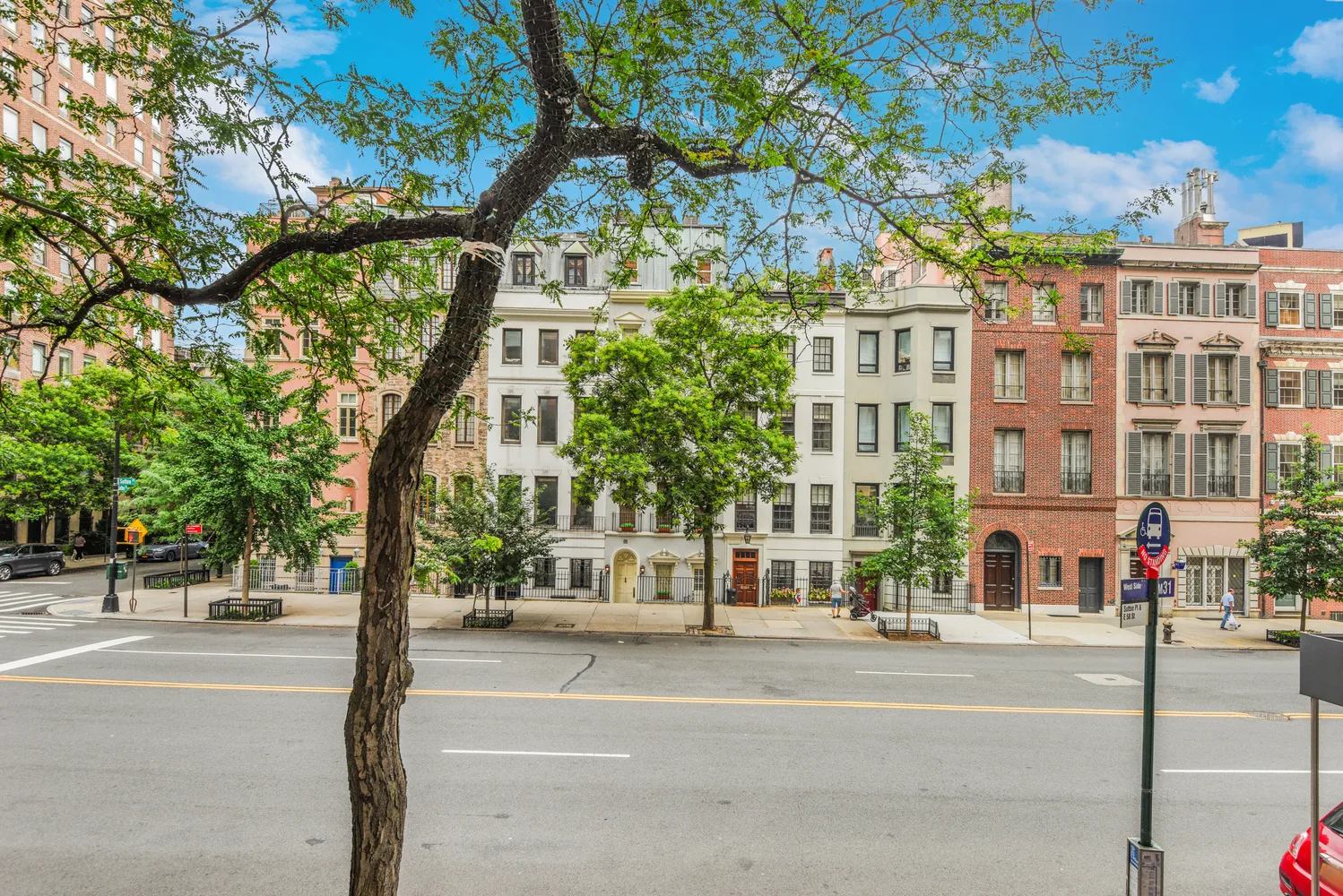 $1,249,000 | 16 Sutton Place, Unit 2B | Sutton Place