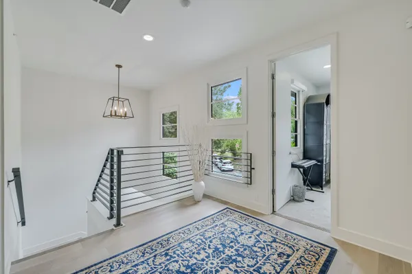 a view of entryway with a rug