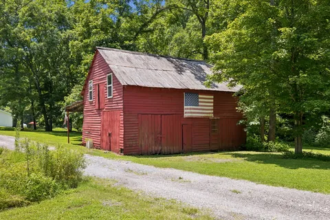 $1,579,000 | 8188 Shoals Branch Road, Primm Springs, TN 38476