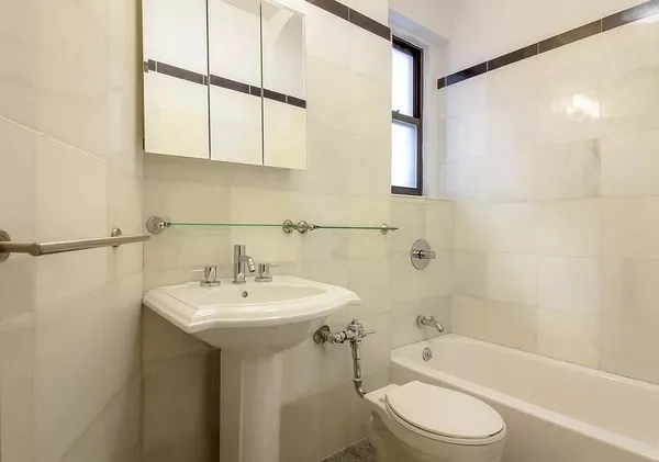 $5,795 | 90 Thompson Street, Unit A2 | SoHo