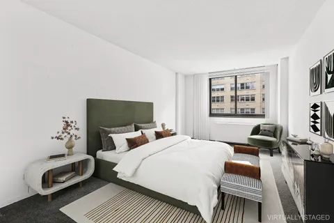 $899,000 | 515 East 72nd Street, Unit 10D | Lenox Hill