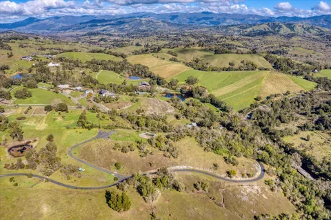 $1,850,000 | 10547 And 10443 Chalk Hill Road, Healdsburg, CA 95448
