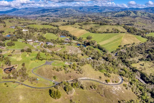 $1,850,000 | 10547 And 10443 Chalk Hill Road, Healdsburg, CA 95448