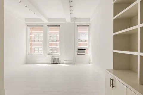 $1,475,000 | 100 Hudson Street, Unit 4C | TriBeCa