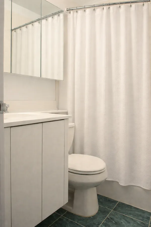 $4,495 | 1641 York Avenue, Unit 3E | Upper East Side