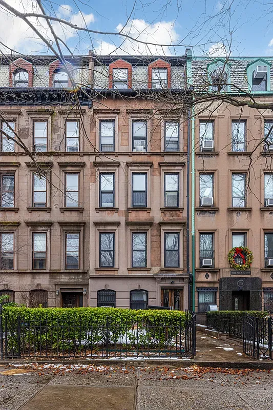 $2,700 | 258 Clinton Avenue, Unit 1F | Clinton Hill