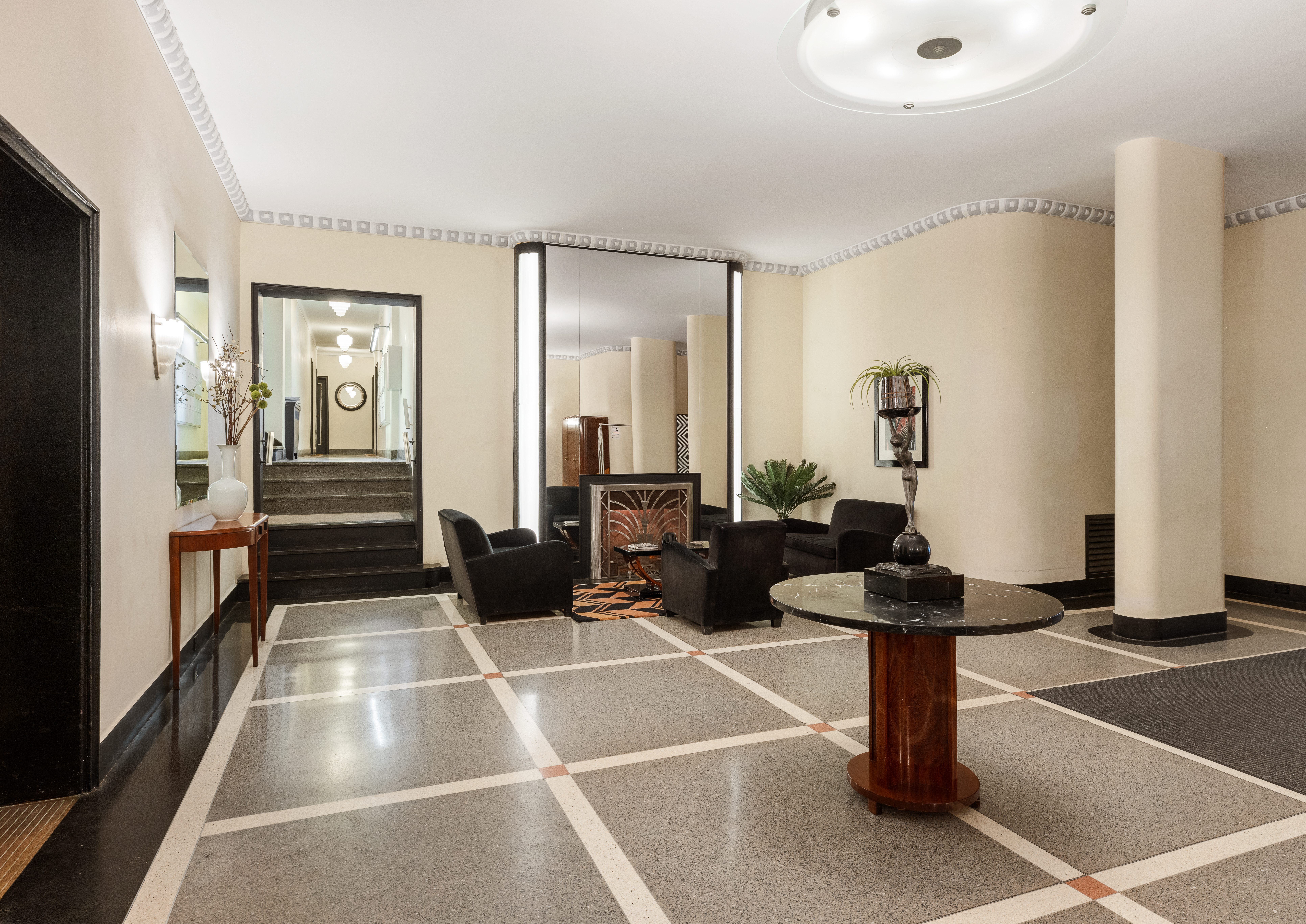 225 East 74th Street, Unit 4C Manhattan, NY 10021 - Photo 3 of 4