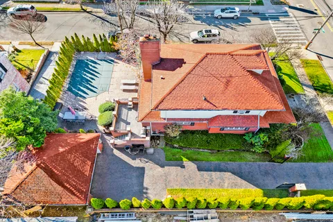 $2,000,000 | 142-15 Newport Avenue | Neponsit