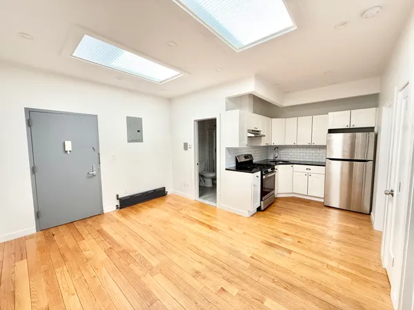 $2,350 | 2013 Flatbush Avenue, Unit R2 | Flatlands
