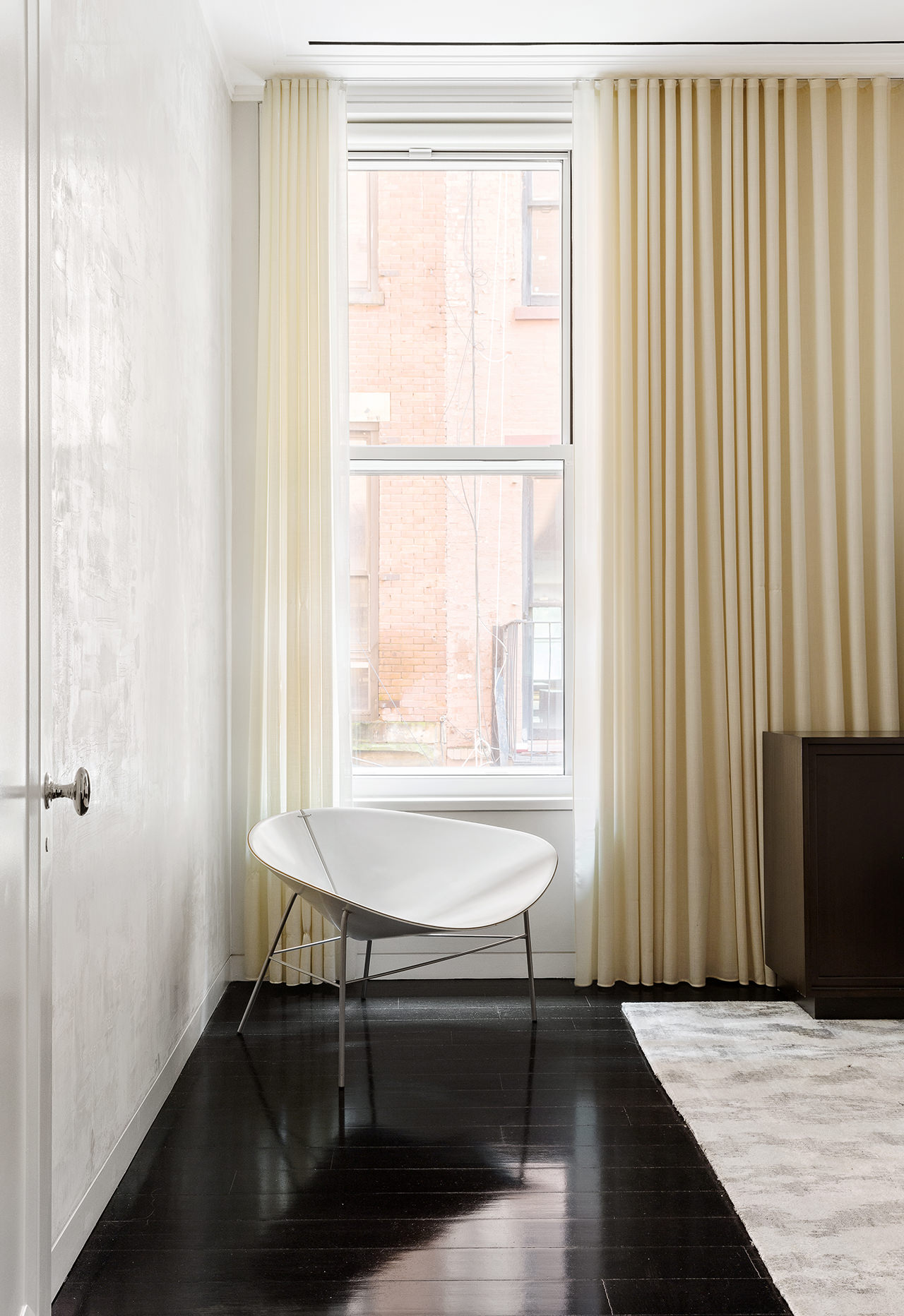 7 Harrison Street, Unit ATELIER Manhattan, NY 10013 - Photo 11 of 24 a dining room with table and chair