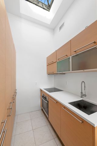 $955,000 | 23 East 37th Street, Unit 5F | Murray Hill