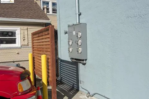 $895,000 | 2120 East 22nd Street, Oakland, CA 94606