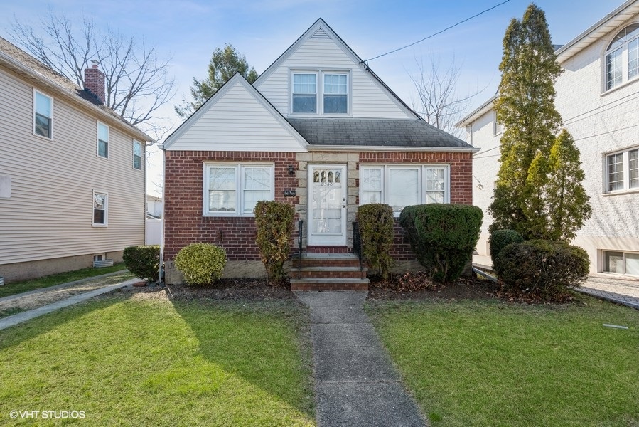 85-40 260th Street Floral Park, NY 11001 - Photo 1 of 33