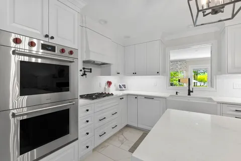Contact Agent | 5 Jamaica Lane, Haverhill, MA 01830