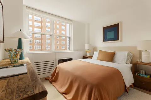 $3,000,000 | 32 Gramercy Park South, Unit 8BD | Gramercy