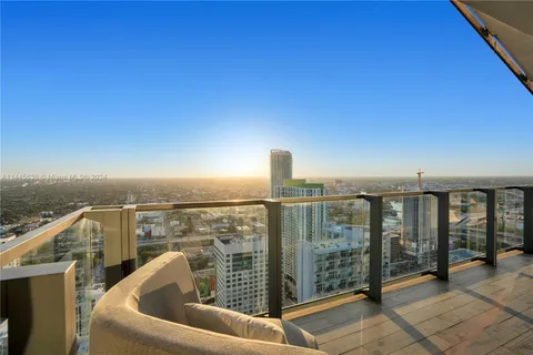 $5,799,900 | 88 Southwest 7th Street, Unit PH4303, Miami, FL 33130