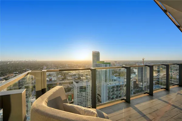 $5,799,900 | 88 Southwest 7th Street, Unit PH4303, Miami, FL 33130