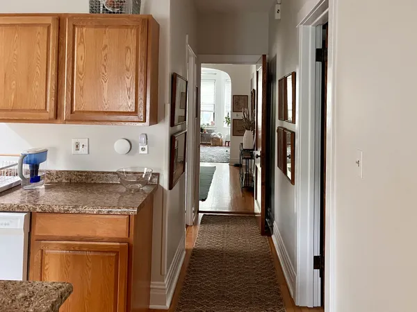 $1,200,000 | 2020 West Waveland Avenue, Chicago, IL 60618