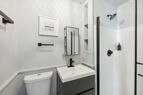 32 Lighthouse Road, Hampton Bays, NY 11946