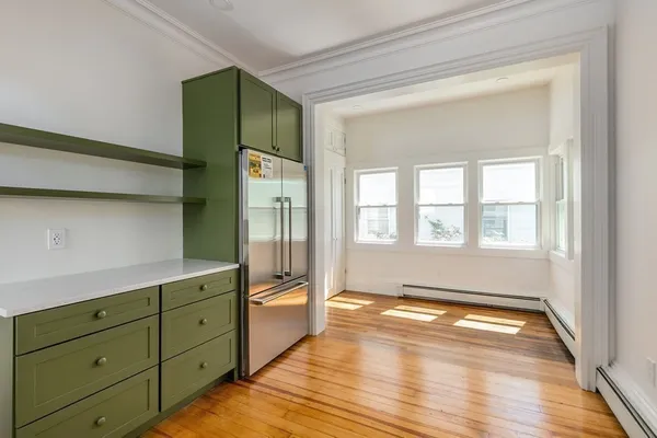 $3,300 | 14 Evergreen Avenue, Unit 1, Somerville, MA 02145