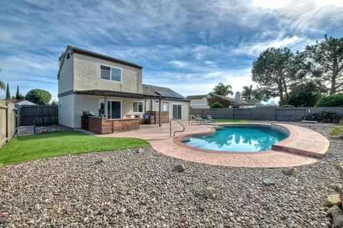 $939,000 | 813 Sunningdale Drive, Oceanside, CA 92057