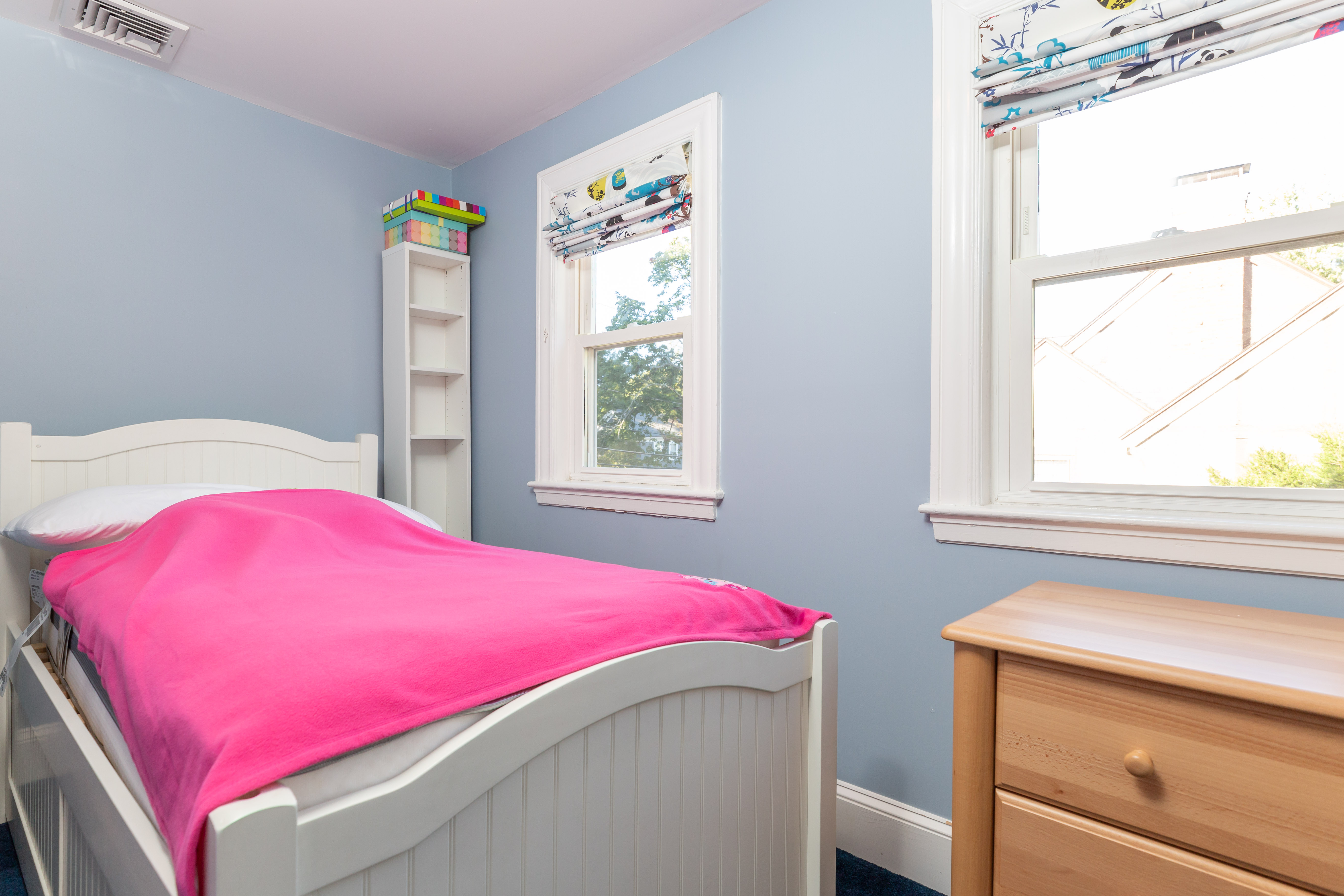 290 Dorset Road Waban, MA 02468 - Photo 18 of 23 a bedroom with a bed and a window